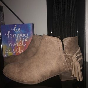 Sugar boots Women size 8